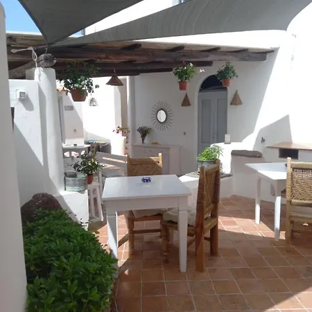 Bed and Breakfast La Casa Di Zeffiro à Malfa  Extérieur photo