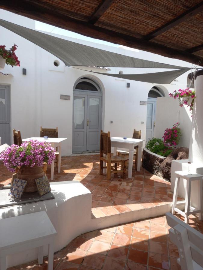 La Casa Di Zeffiro Frühstückspension Malfa (Salina)